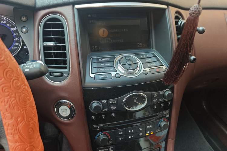 Used Infiniti EX 2013 EX25 4x4 Prestige Edition Audio And AC Panel
