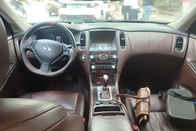 Used Infiniti EX 2013 EX25 4x4 Elegant Edition Center Console