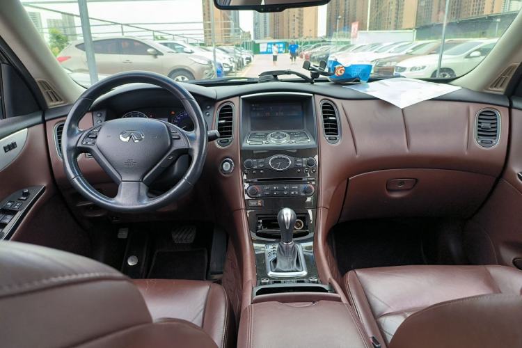 Used Infiniti EX 2013 EX25 Two-Wheel-Drive Luxury Edition Center Console