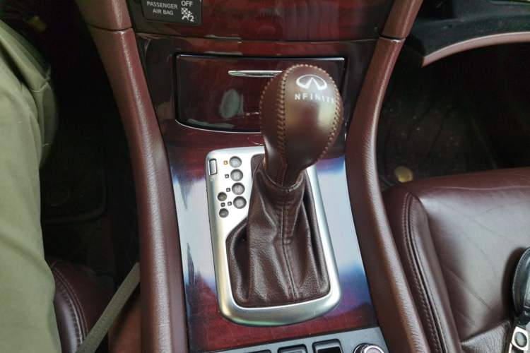 Used Infiniti EX 2013 EX25 4x4 Prestige Edition Gear Lever