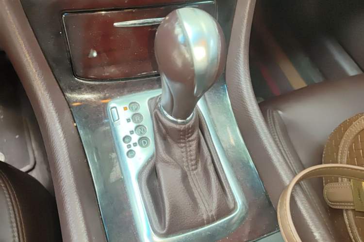 Used Infiniti EX 2013 EX25 4x4 Elegant Edition Gear Lever