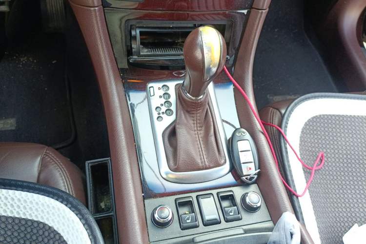 Used Infiniti EX 2013 EX25 Two-Wheel-Drive Luxury Edition Gear Lever