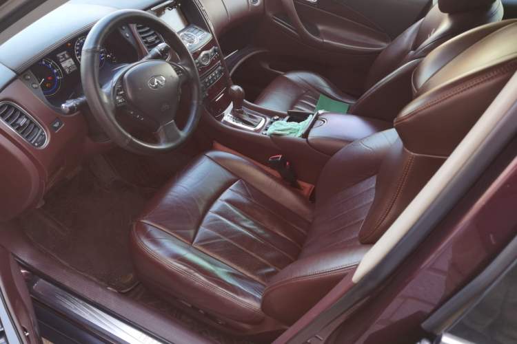 Used Infiniti EX 2013 EX25 4x4 Prestige Edition Left Front Seat