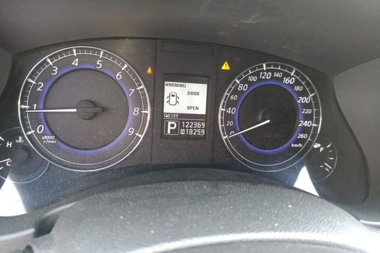 Used Infiniti EX 2013 EX25 Two-Wheel-Drive Luxury Edition Odometer Close Up