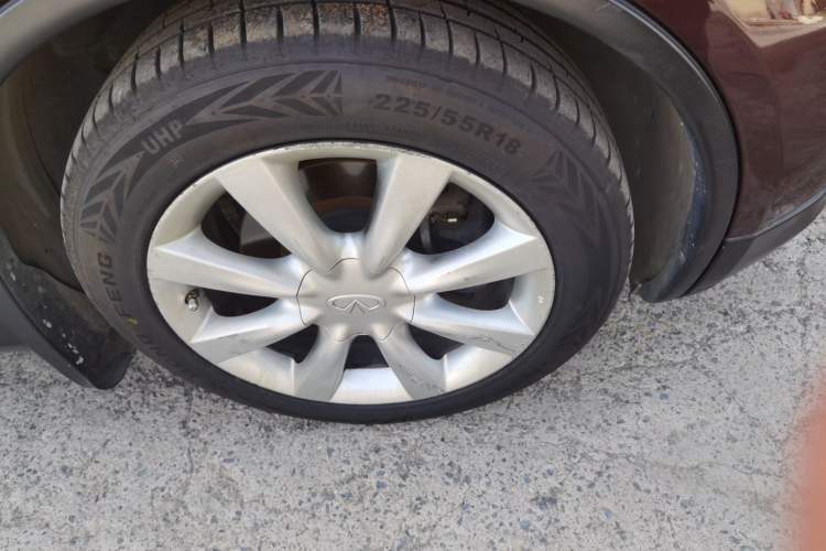 Used Infiniti EX 2013 EX25 4x4 Prestige Edition Right Front Wheel Hub