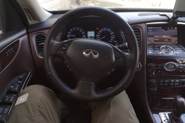 Used Infiniti EX 2013 EX25 4x4 Prestige Edition Steering Wheel