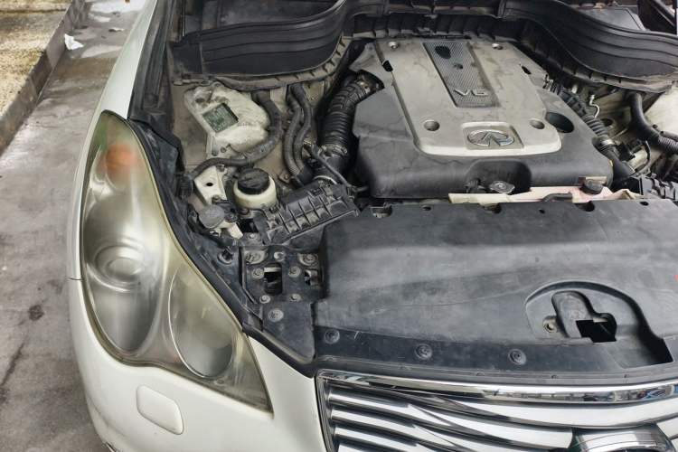 Used Infiniti EX 2013 EX25 Two-Wheel-Drive Elegant Edition Engine Bay Right