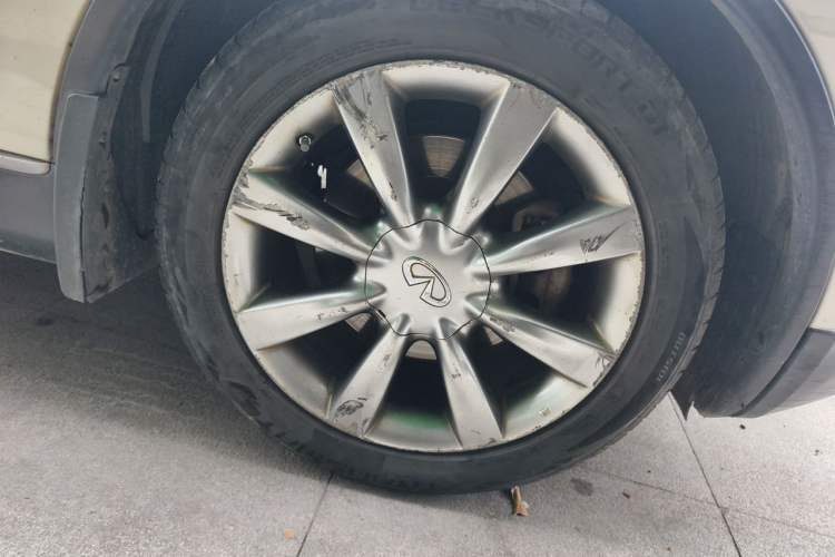 Used Infiniti EX 2013 EX25 Two-Wheel-Drive Elegant Edition Right Front Wheel Hub
