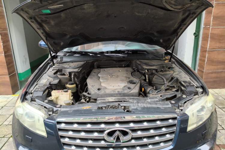 Used Infiniti FX 2007 FX35 Supreme Edition Engine Bay