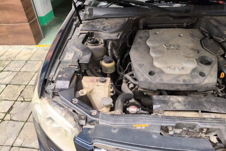 Used Infiniti FX 2007 FX35 Supreme Edition Engine Bay Right