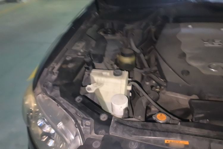 Used Infiniti FX 2007 FX35 Supreme Edition Engine Bay Right