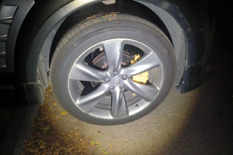 Used Infiniti FX 2009 FX35 Ultimate Edition Right Front Wheel Hub