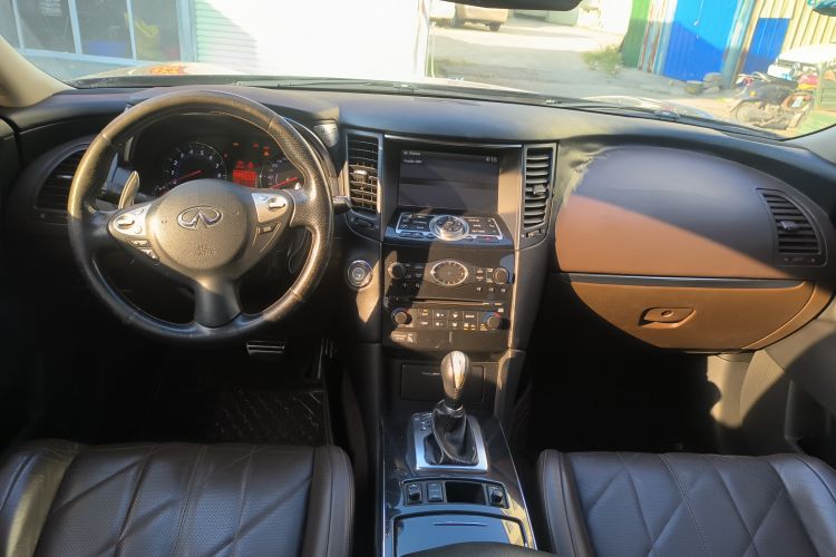 Used Infiniti FX 2009 FX35 Standard Edition Center Console