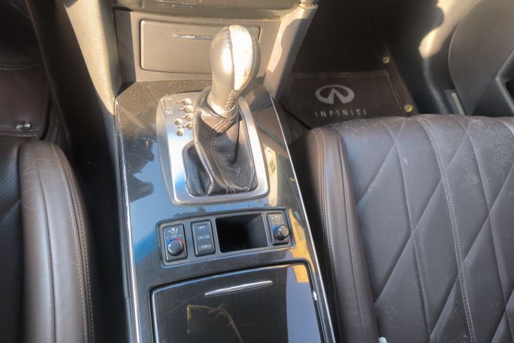 Used Infiniti FX 2009 FX35 Standard Edition Gear Lever