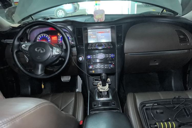 Used Infiniti FX 2009 FX35 Ultimate Edition Center Console