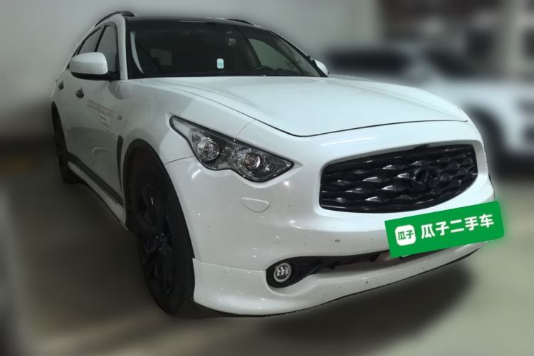 Used Infiniti FX 2009 FX35 Ultimate Edition Front Right 45 Deg