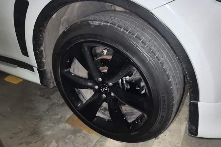 Used Infiniti FX 2009 FX35 Ultimate Edition Right Front Wheel Hub