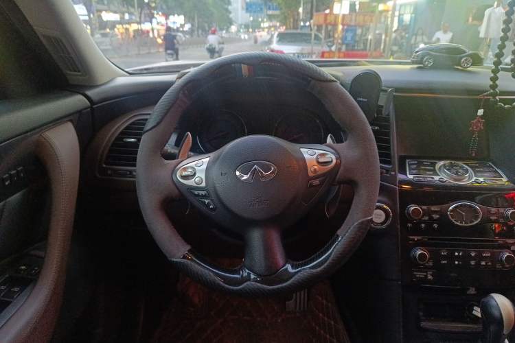 Used Infiniti FX 2009 FX35 Ultimate Edition Steering Wheel