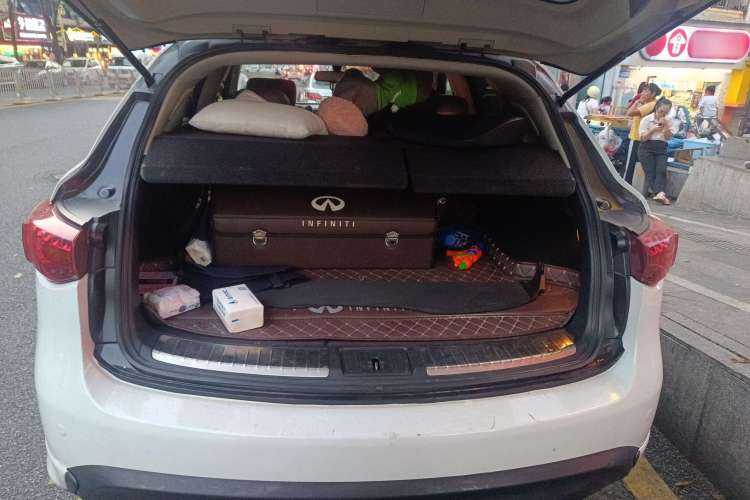 Used Infiniti FX 2009 FX35 Ultimate Edition Trunk