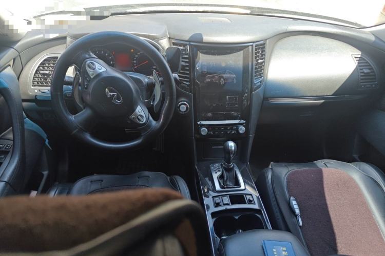 Used Infiniti FX 2009 FX35 Ultimate Edition Center Console