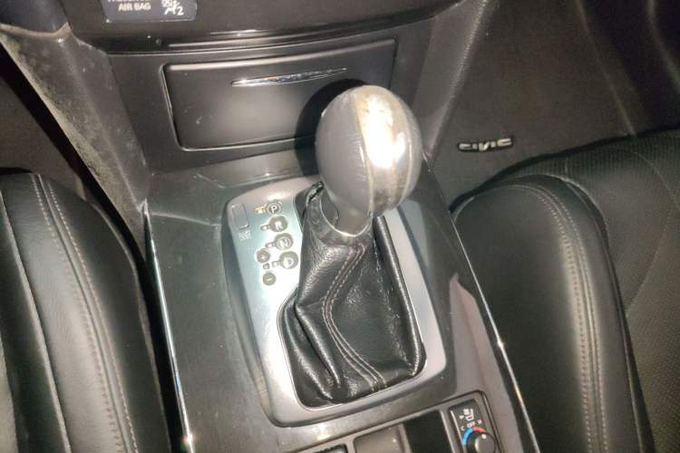 Used Infiniti FX 2009 FX35 Ultimate Edition Gear Lever