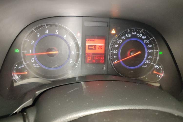 Used Infiniti FX 2009 FX35 Ultimate Edition Odometer Close Up