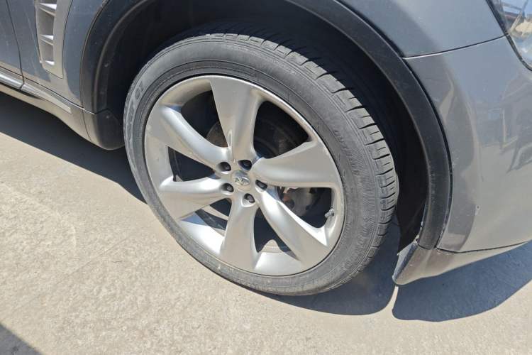 Used Infiniti FX 2009 FX35 Ultimate Edition Right Front Wheel Hub