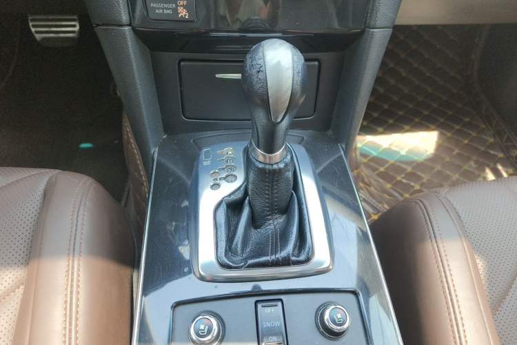 Used Infiniti FX 2010 FX35 Standard Edition Gear Lever
