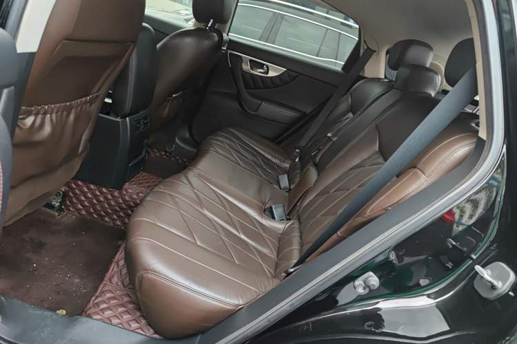 Used Infiniti FX 2010 FX35 Ultimate Edition Left Rear Seat
