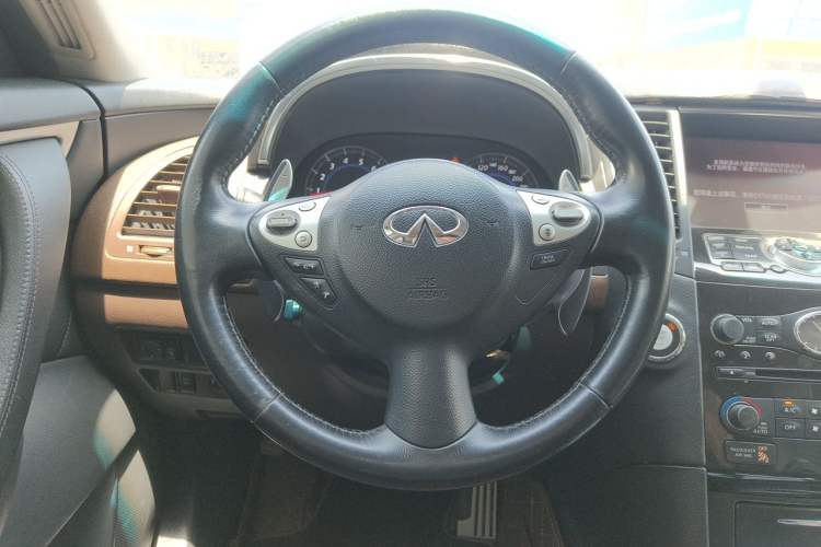 Used Infiniti FX 2010 FX35 Standard Edition Steering Wheel