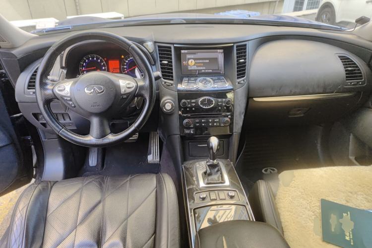 Used Infiniti FX 2010 FX35 Ultimate Edition Center Console
