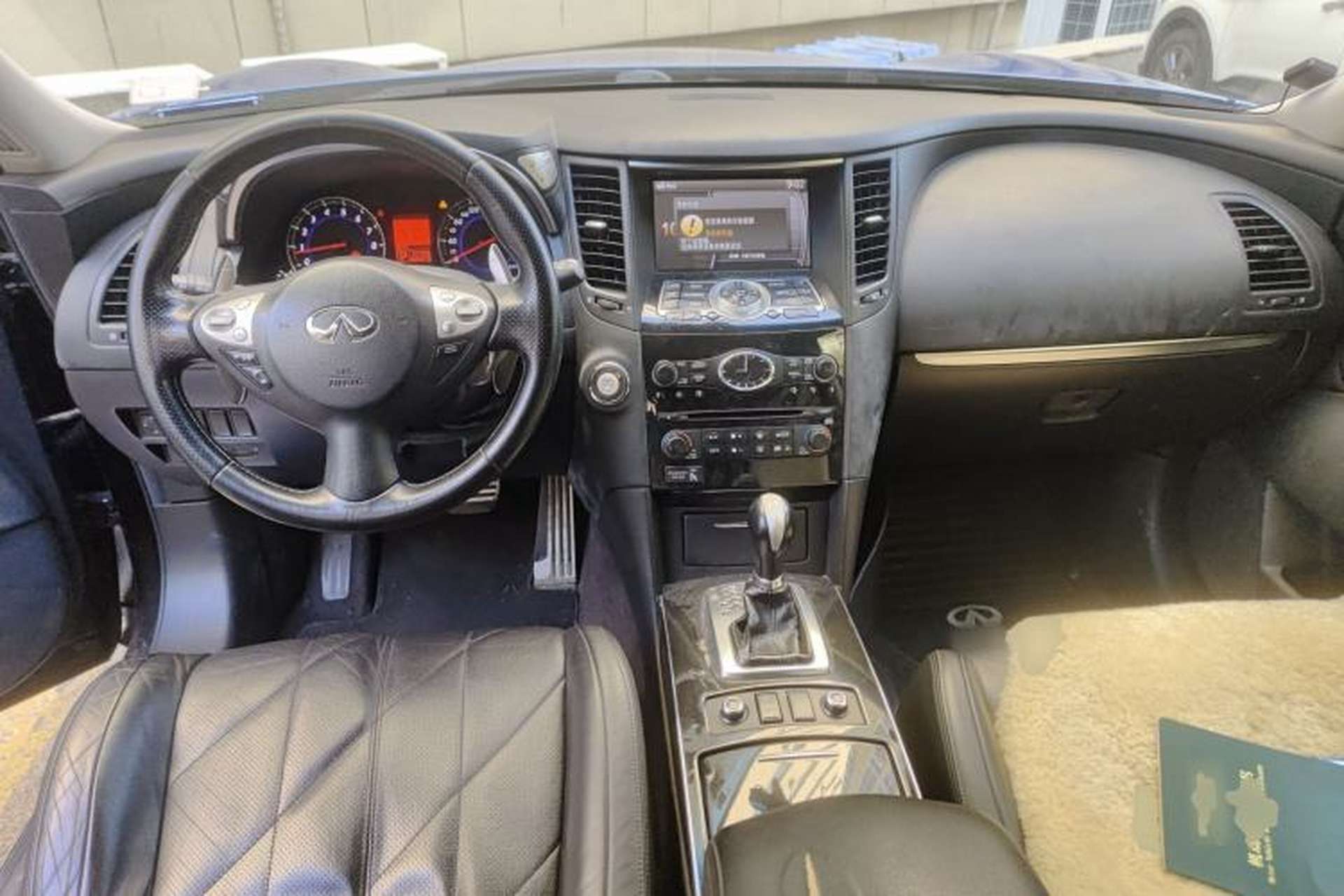 Used Infiniti FX 2010 FX35 Ultimate Edition Center Console