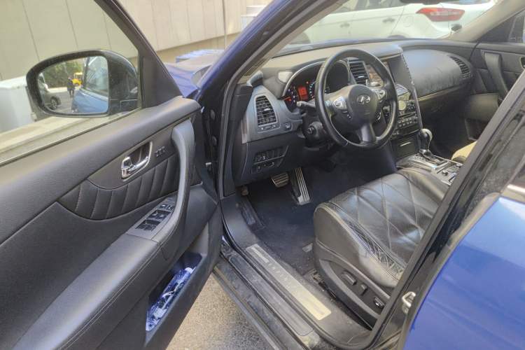 Used Infiniti FX 2010 FX35 Ultimate Edition Driver Seat