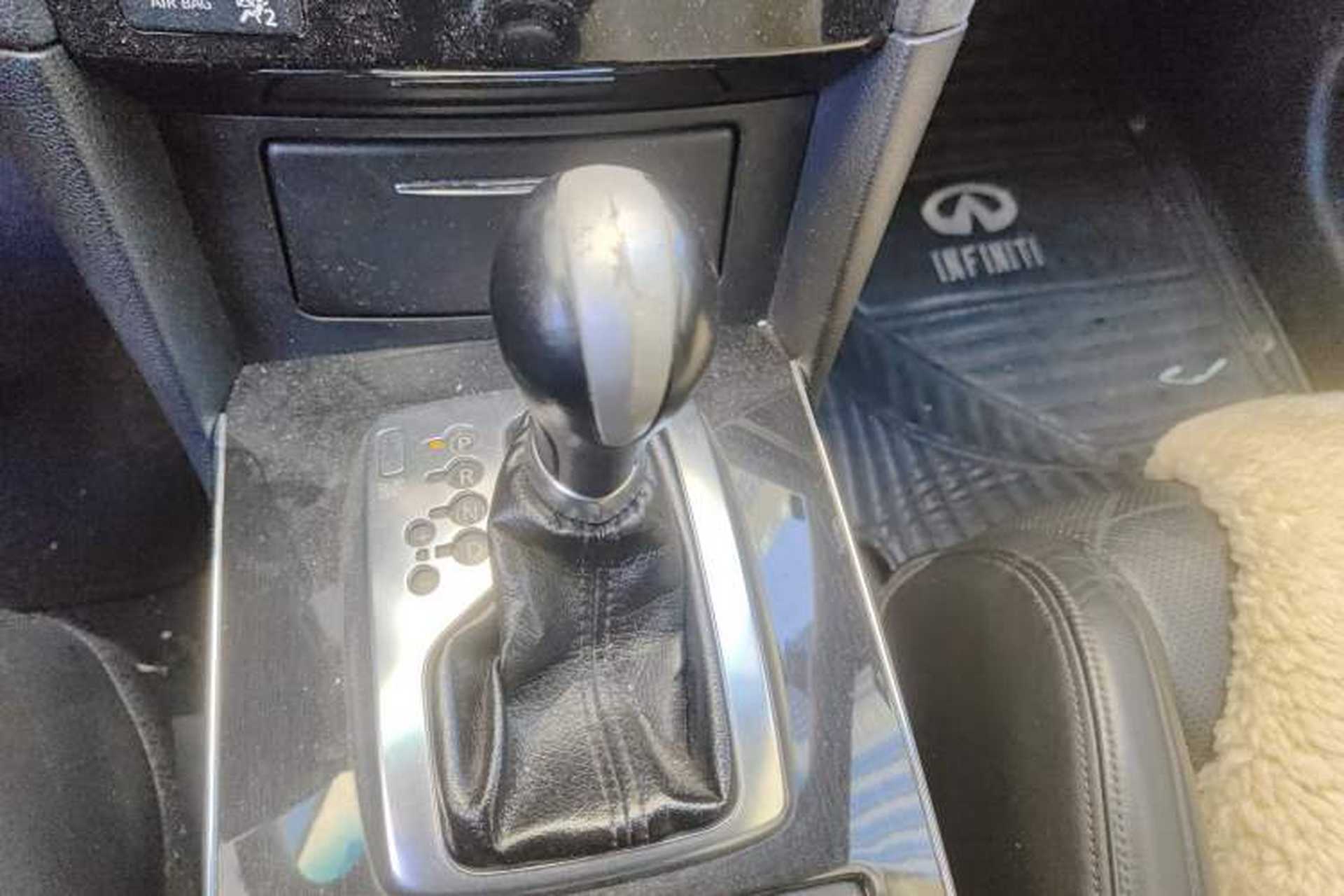 Used Infiniti FX 2010 FX35 Ultimate Edition Gear Lever