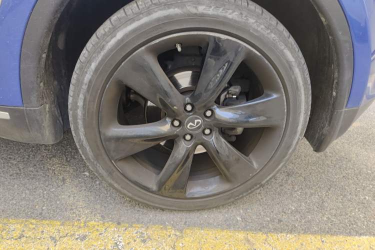 Used Infiniti FX 2010 FX35 Ultimate Edition Right Front Wheel Hub