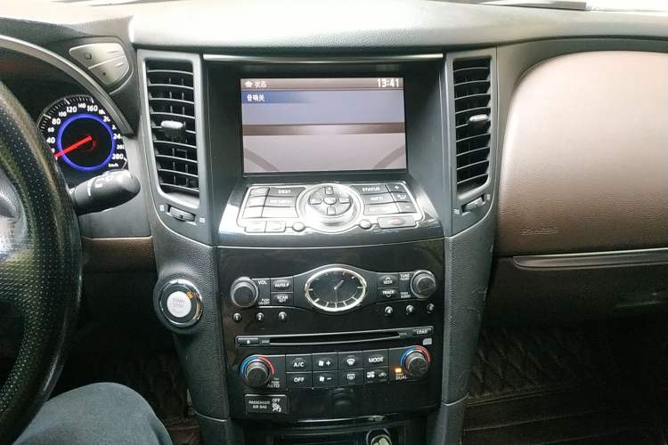 Used Infiniti FX 2010 FX35 Ultimate Edition Audio And AC Panel