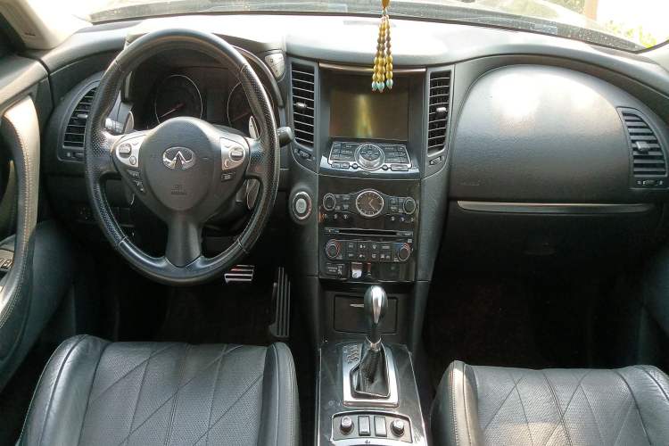 Used Infiniti FX 2010 FX35 Ultimate Edition Center Console