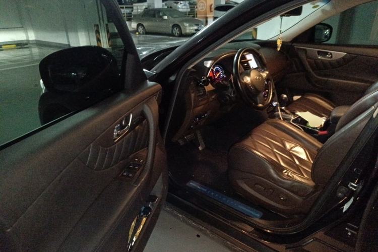 Used Infiniti FX 2010 FX35 Ultimate Edition Driver Seat