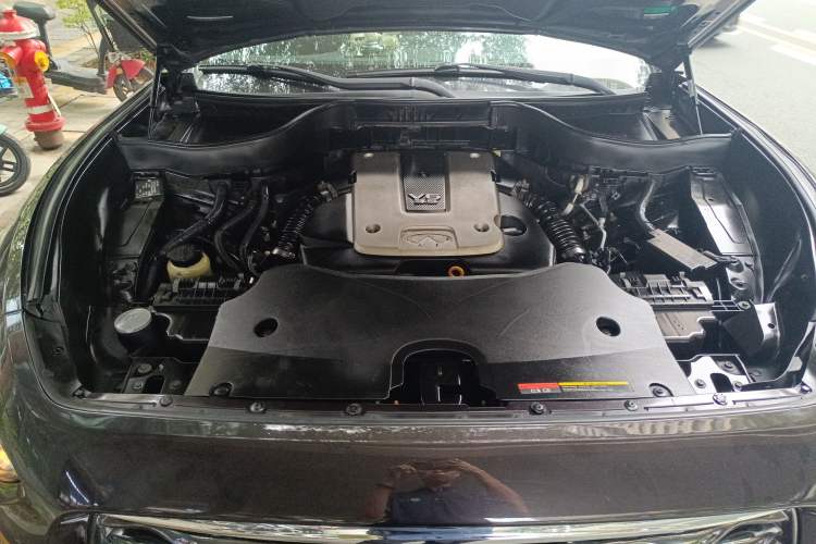 Used Infiniti FX 2010 FX35 Standard Edition Engine Bay