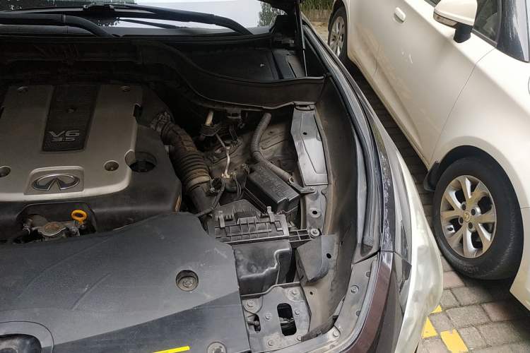 Used Infiniti FX 2010 FX35 Ultimate Edition Engine Bay Left