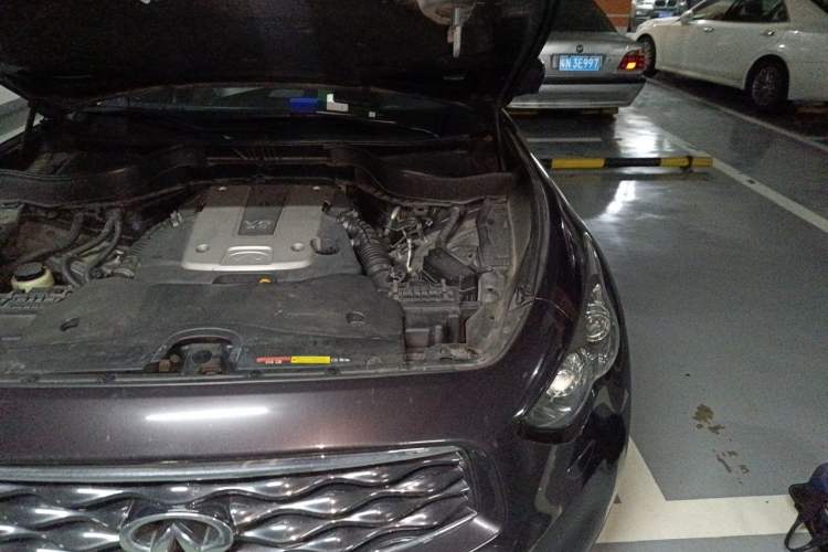 Used Infiniti FX 2010 FX35 Ultimate Edition Engine Bay Left