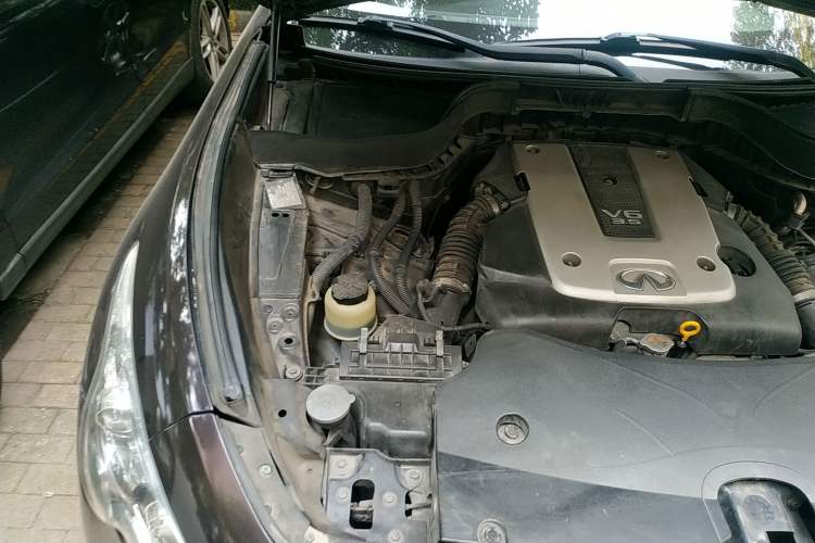 Used Infiniti FX 2010 FX35 Ultimate Edition Engine Bay Right
