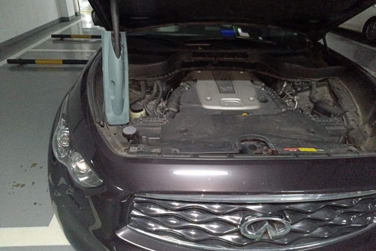 Used Infiniti FX 2010 FX35 Ultimate Edition Engine Bay Right