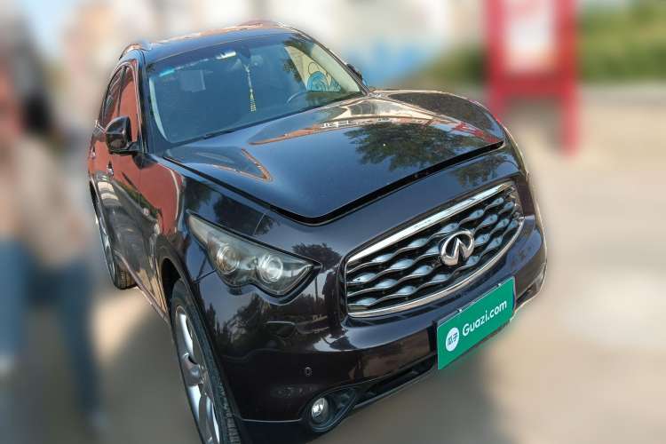 Used Infiniti FX 2010 FX35 Ultimate Edition Front Right 45 Deg