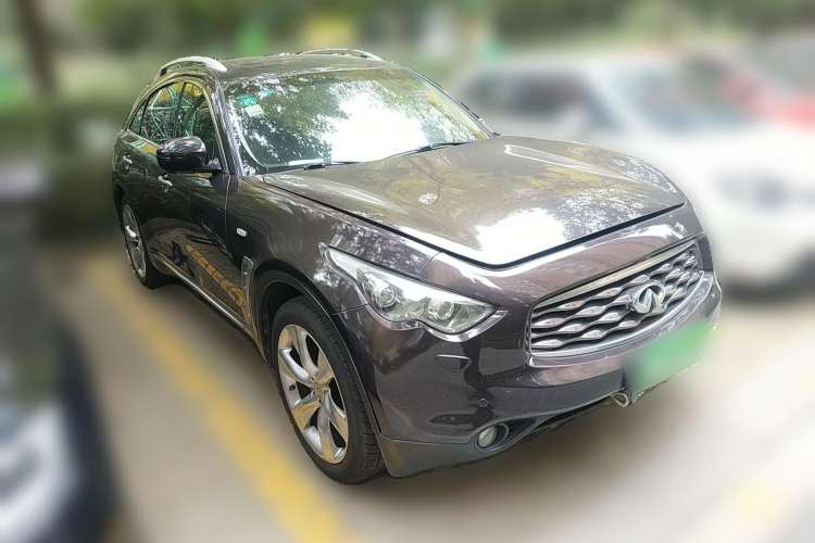 Used Infiniti FX 2010 FX35 Ultimate Edition Front Right 45 Deg