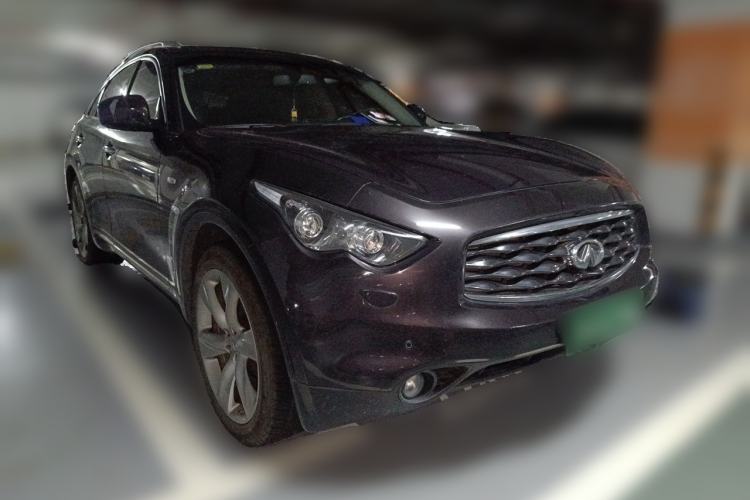 Used Infiniti FX 2010 FX35 Ultimate Edition Front Right 45 Deg