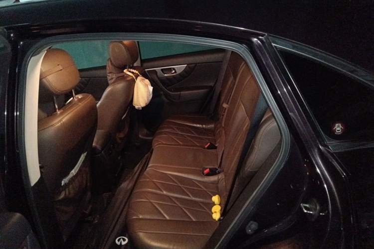 Used Infiniti FX 2010 FX35 Ultimate Edition Left Rear Seat