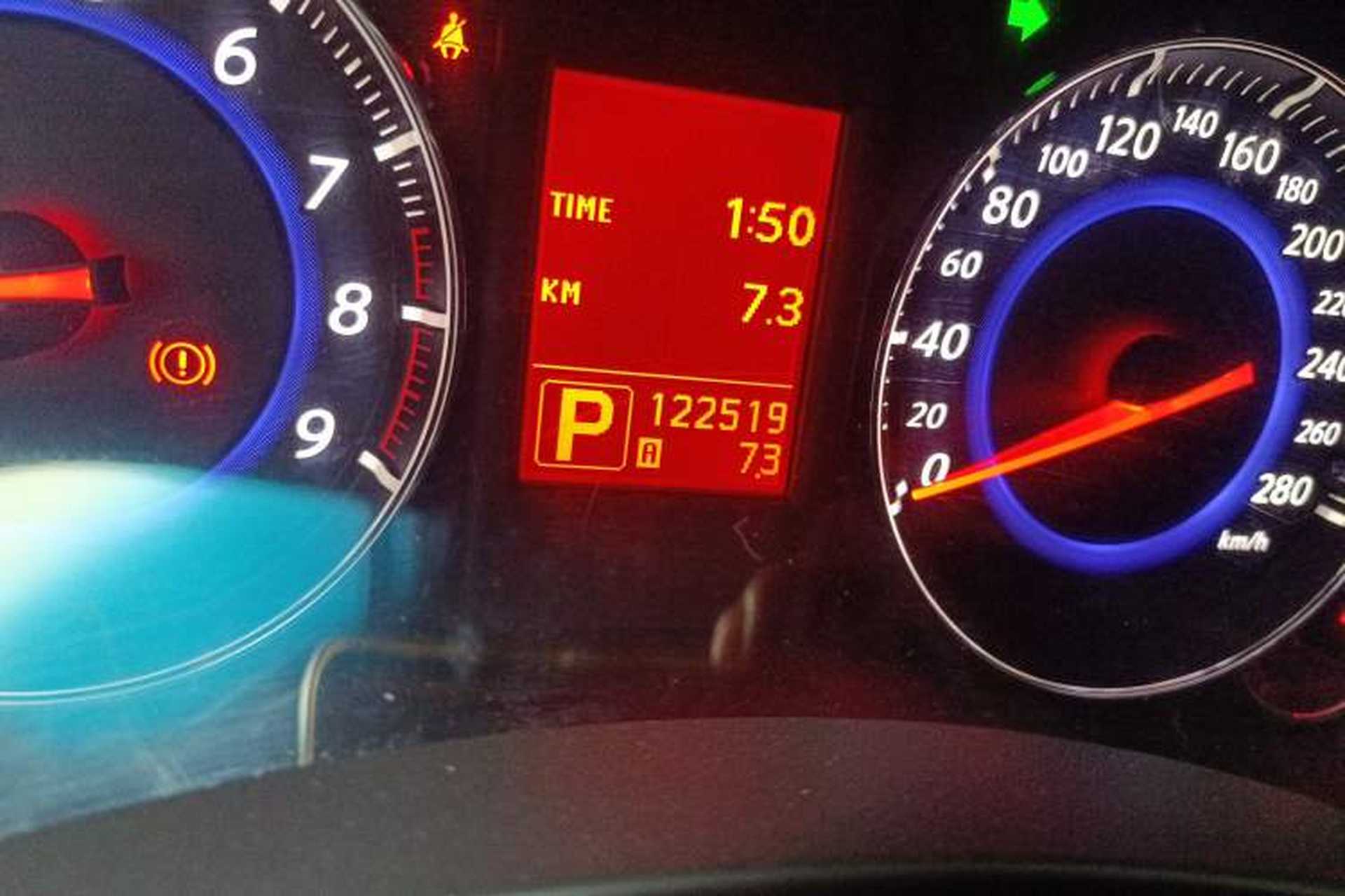 Used Infiniti FX 2010 FX35 Standard Edition Odometer Close Up