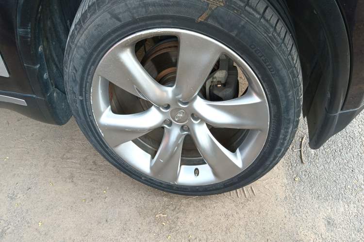 Used Infiniti FX 2010 FX35 Ultimate Edition Right Front Wheel Hub