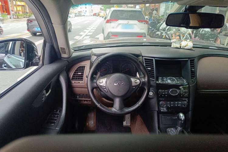 Used Infiniti FX 2010 FX35 Standard Edition Steering Wheel